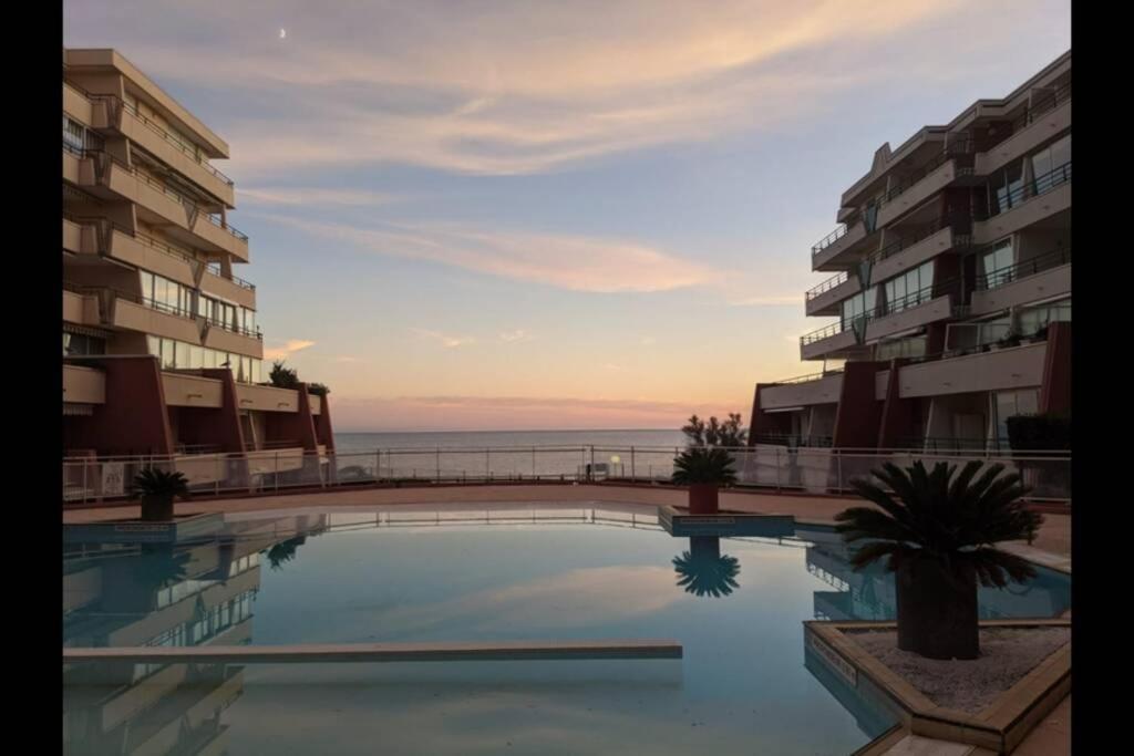 T2 Climatise Vue Sur Mer, Wifi, Piscine Et Parking Sète Eksteriør bilde